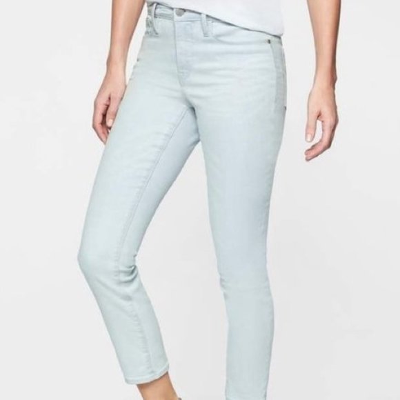 Athleta Denim - Athleta Sculptek Skinny Crop Jean Glacier Wash New